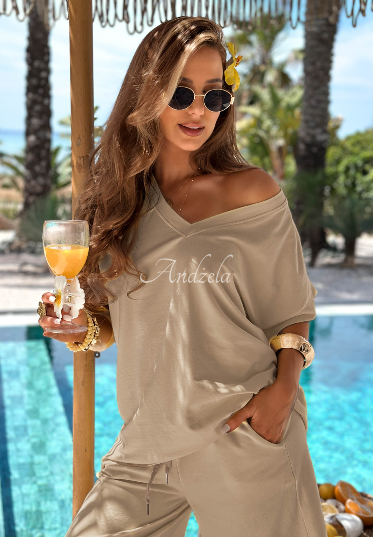 baumwollset T-Shirt mit Ausschnitt und kurze Jogginghose Manella Beige
