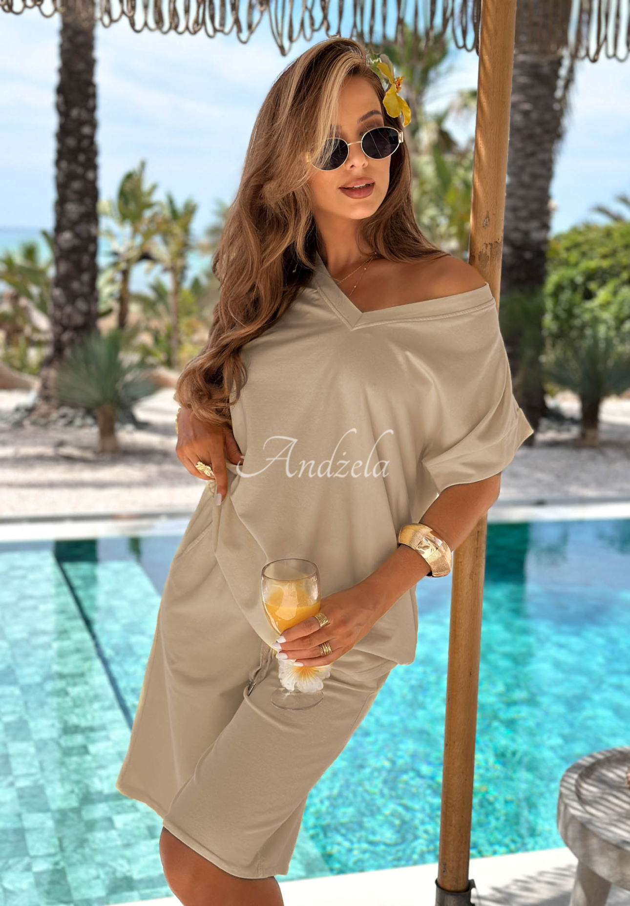 baumwollset T-Shirt mit Ausschnitt und kurze Jogginghose Manella Beige
