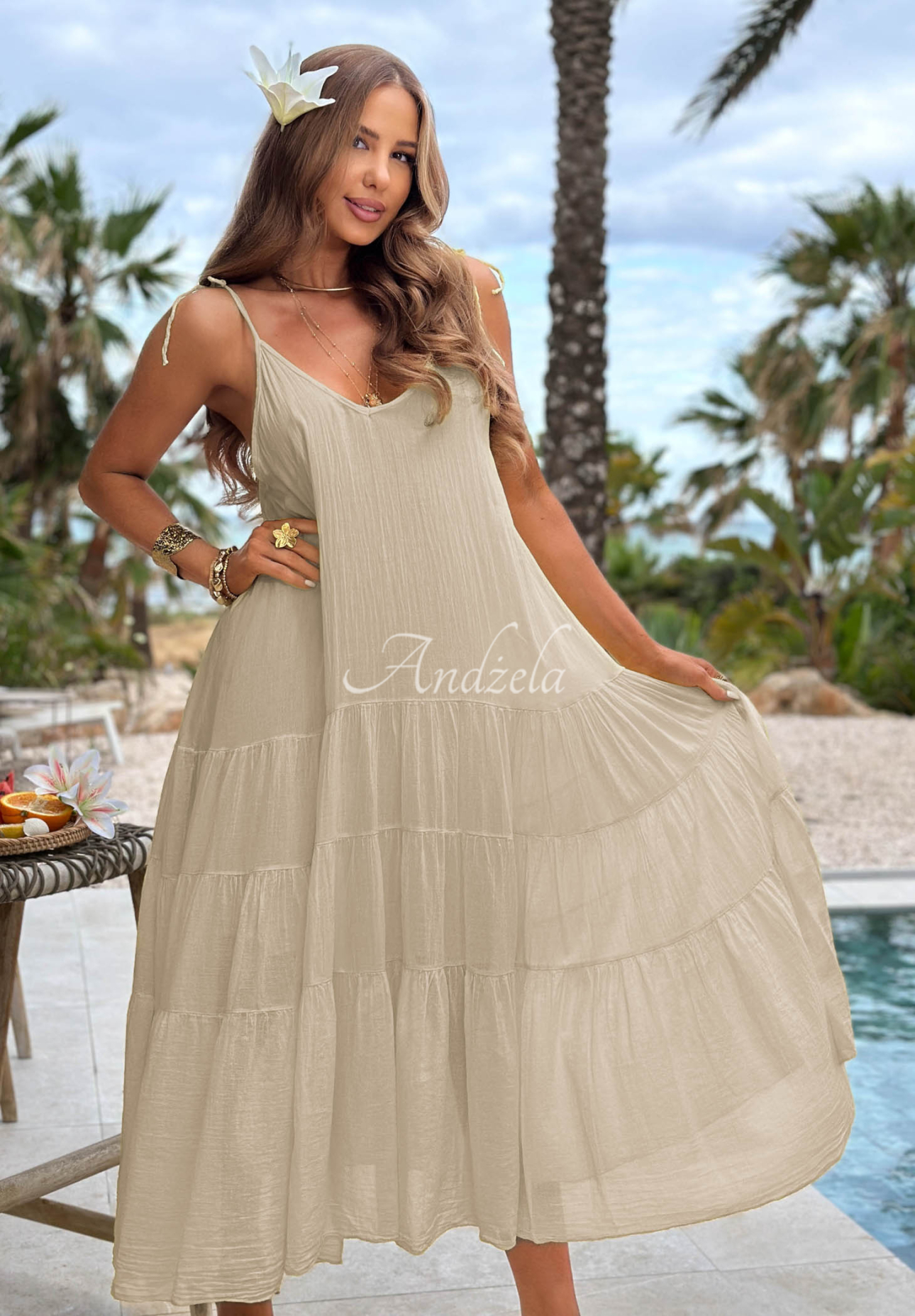 Luftiges Baumwollkleid mit Trägern und Rüschen Hot Waves Beige
