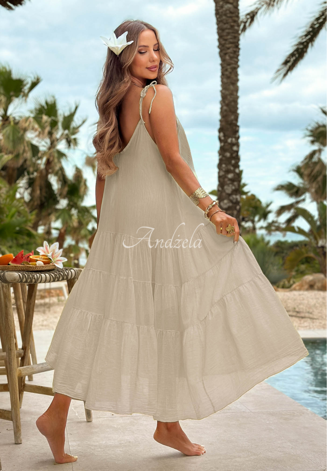 Luftiges Baumwollkleid mit Trägern und Rüschen Hot Waves Beige