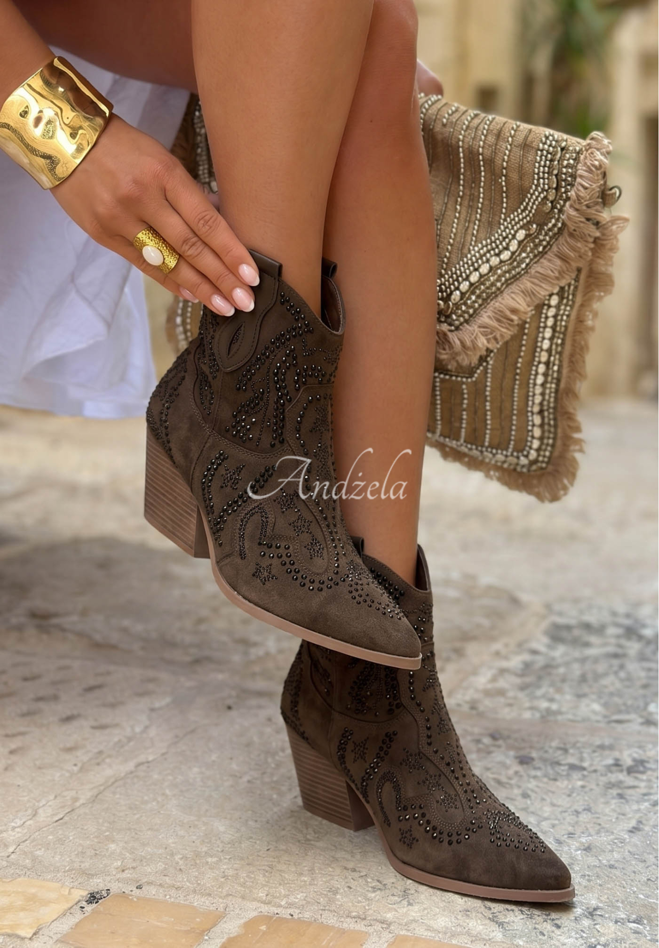 Cowboystiefelette aus Wildlederimitat mit Strasssteinen Determined By You Schokoladenbraun