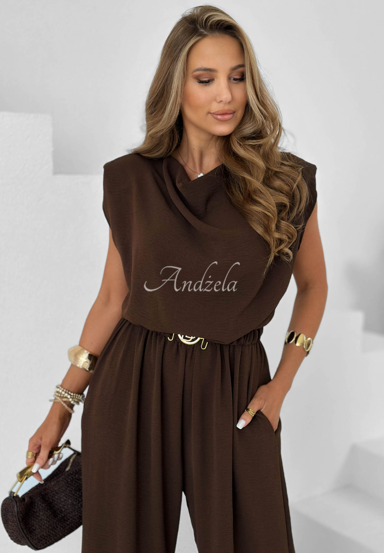 Langer Jumpsuit mit Viskose und Gürtel Sun Moment Schokoladenbraun
