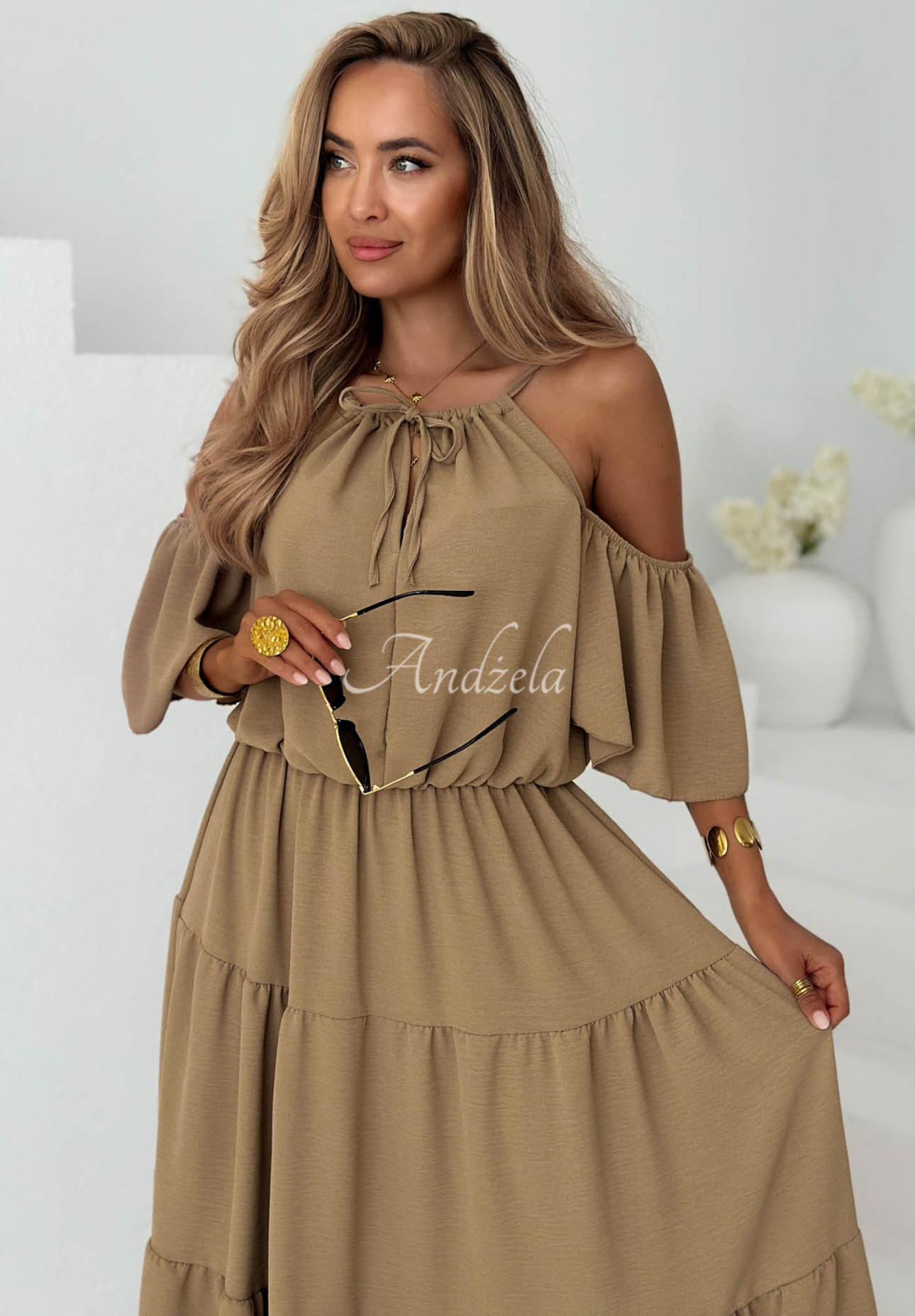 Viskose-Midi-Kleid mit Rüschen und freien Schultern Soleil Days Camel