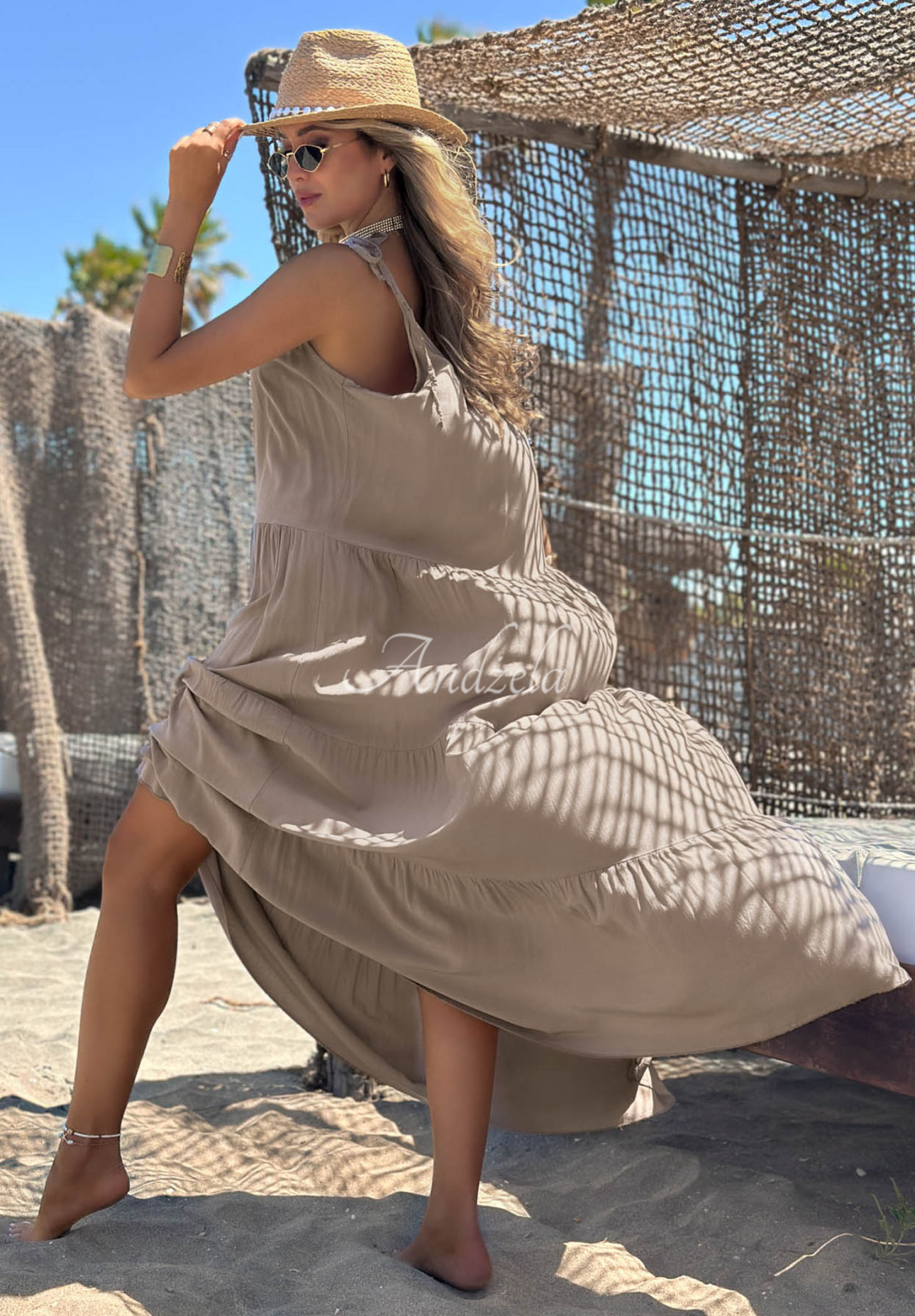 Viskosekleid mit Trägern und Rüschen Summer Club Mokkafarben