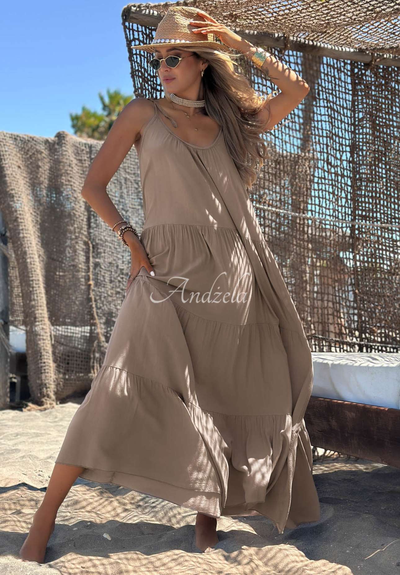 Viskosekleid mit Trägern und Rüschen Summer Club Mokkafarben