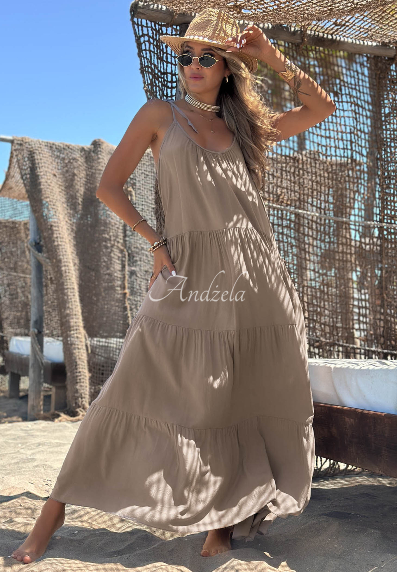 Viskosekleid mit Trägern und Rüschen Summer Club Mokkafarben