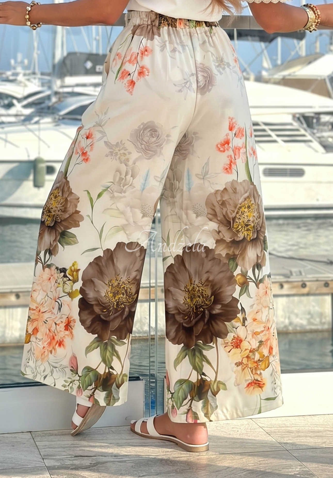 Baumwollhose mit Blumenmuster Ocean Flora weiß-Schokoladenbraun