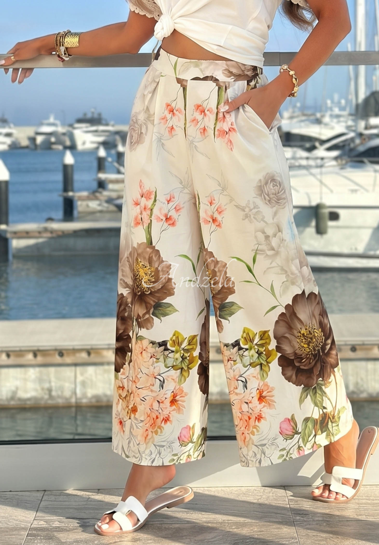 Baumwollhose mit Blumenmuster Ocean Flora weiß-Schokoladenbraun