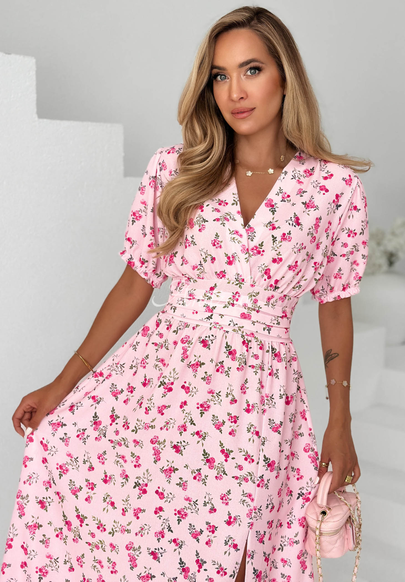 Midi-Kleid aus Viskose mit Blumenmuster Petal Story Puderrosa