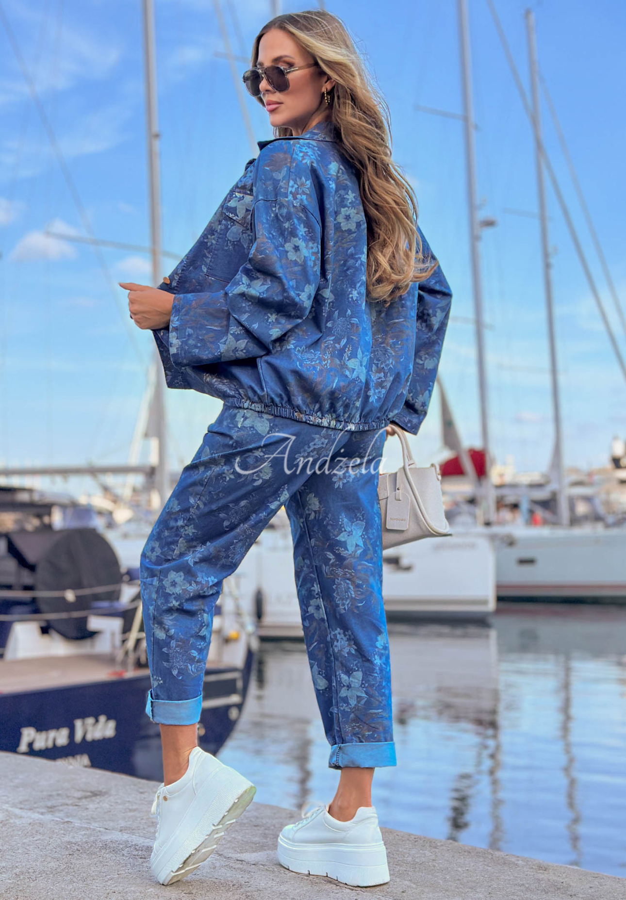 Mom-Fit-Hose mit Blumenmuster Positano Bloom dunkelblau