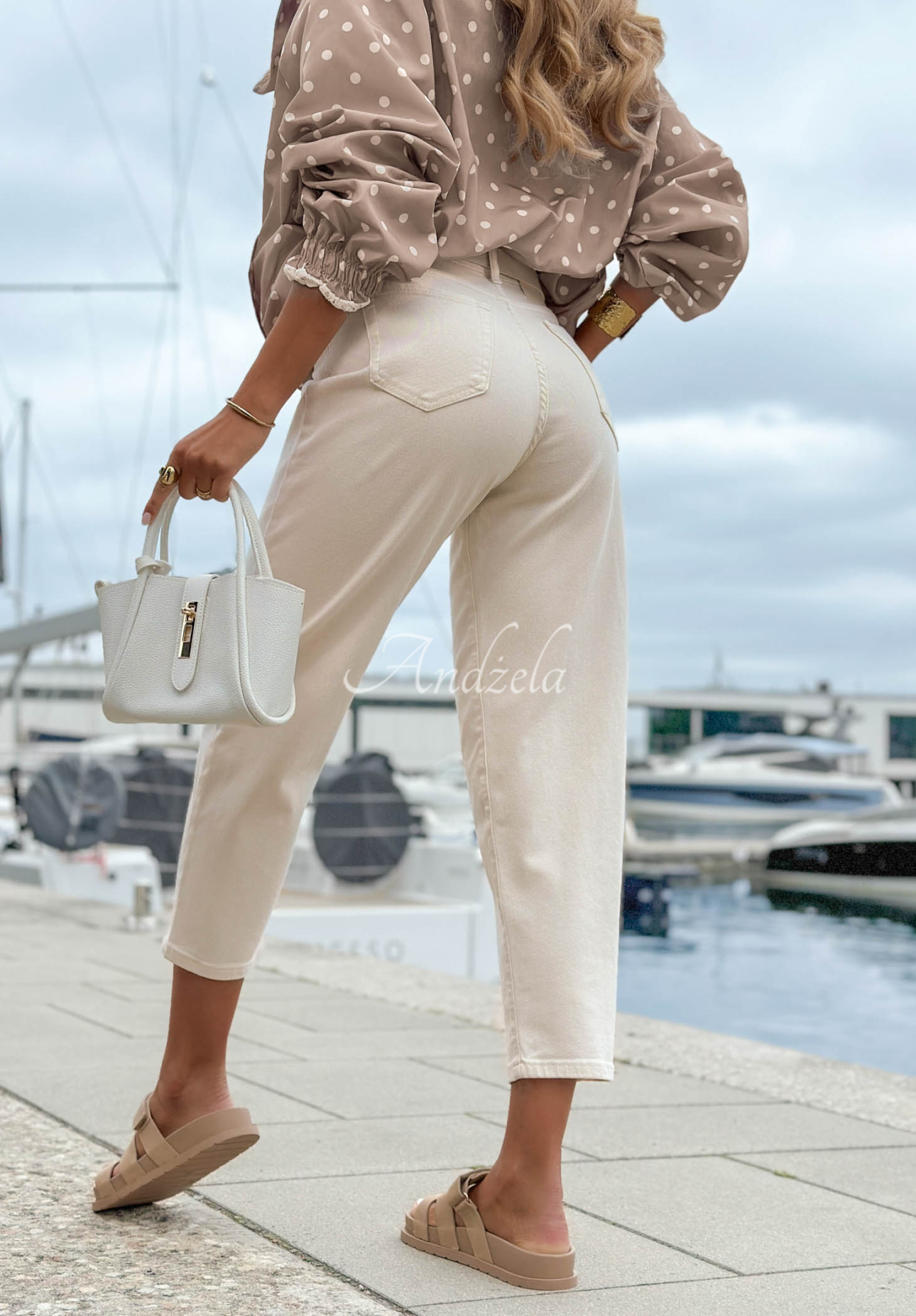 Mom-Jeans mit Gürtel Desert Avenue Hell Beige