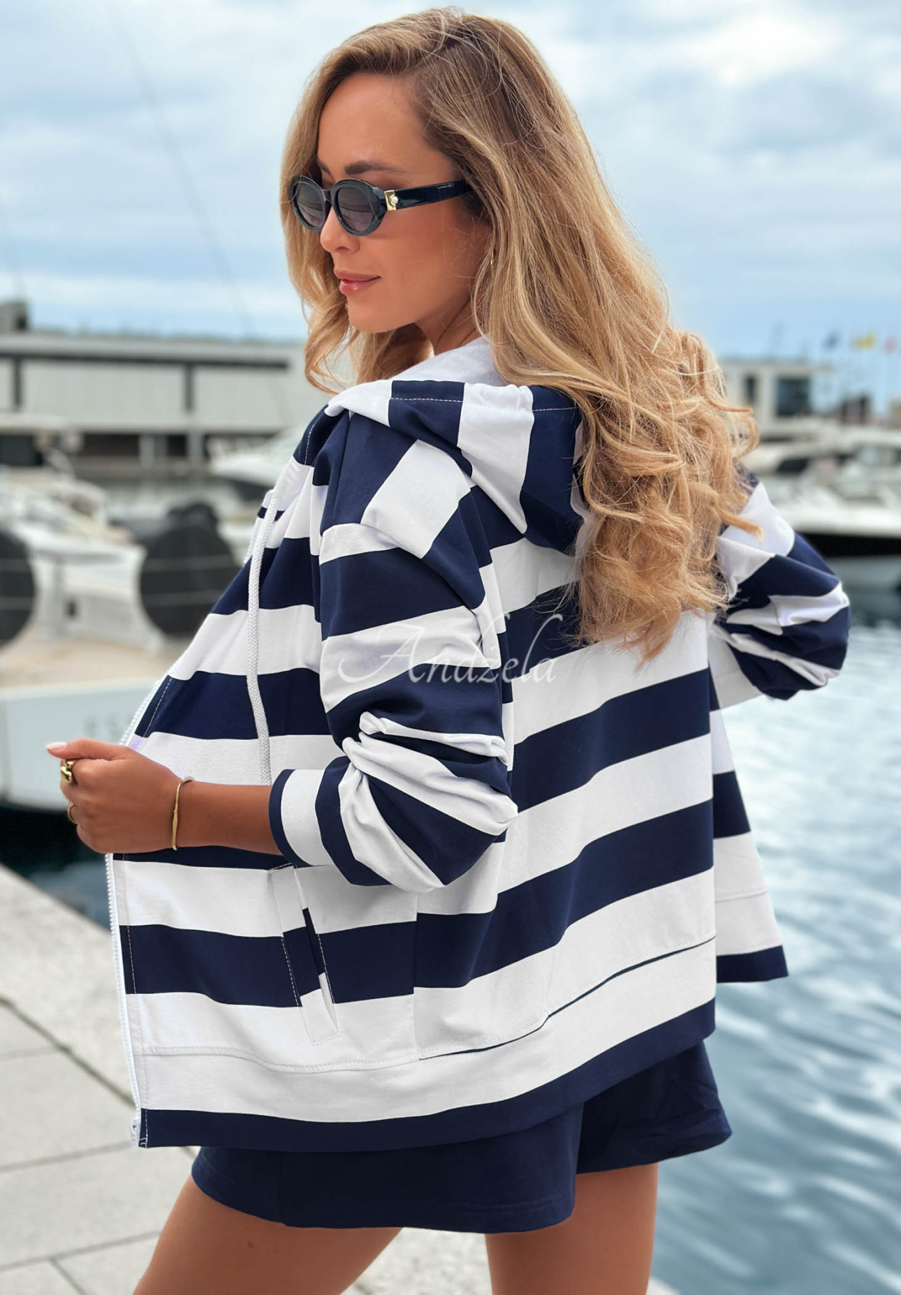 Sweatshirt mit Kapuze aus Baumwolle mit Streifen Sail Voyage weiß-dunkelblau