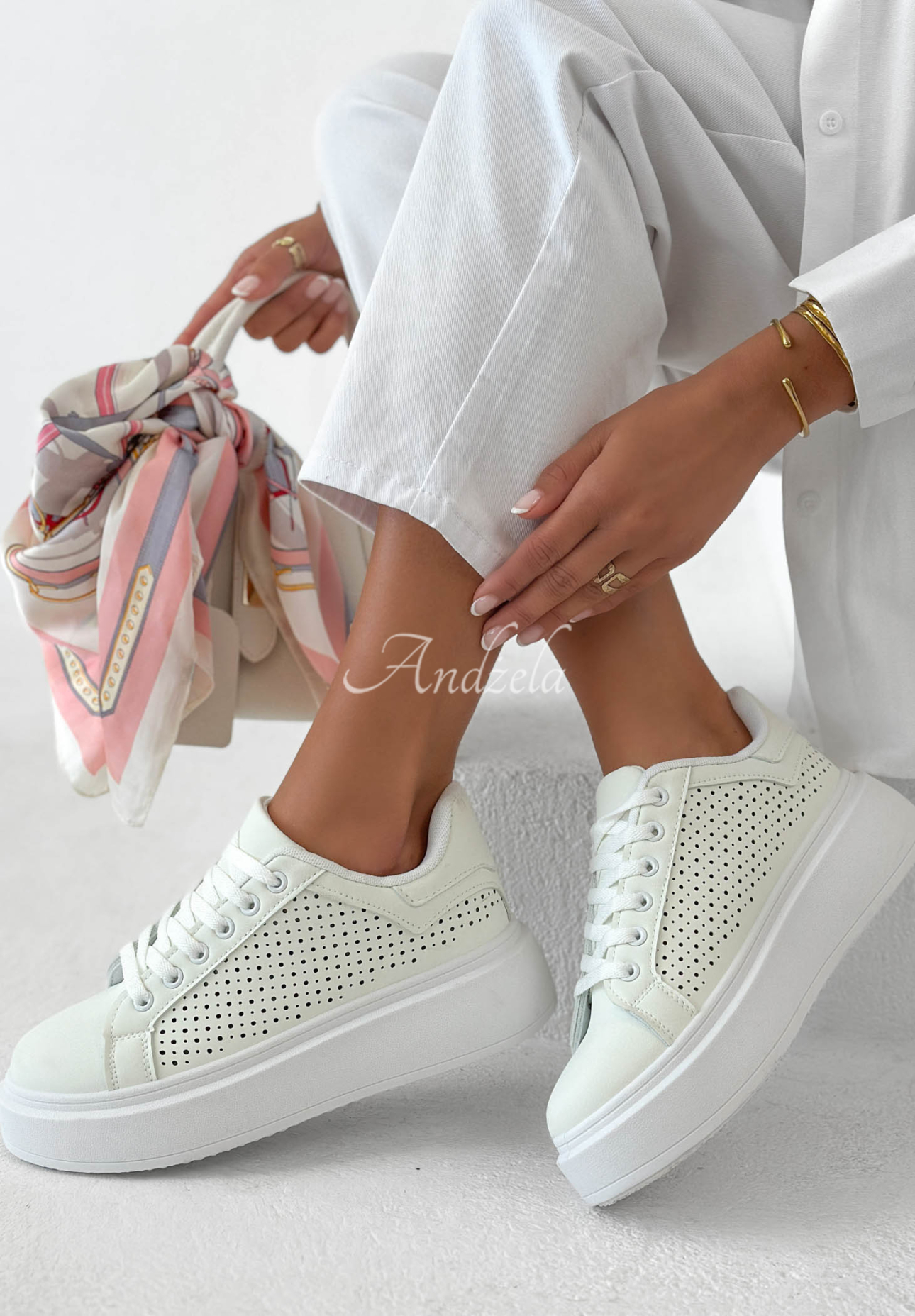 Ledersneaker mit durchbrochenen Mustern Sun Moves Ecru