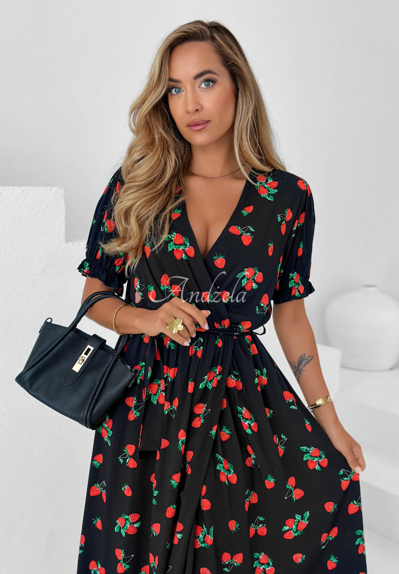 Viskose-Midikleid mit Gürtel und Erdbeermuster Strawberry Kiss Schwarz