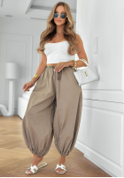 Material Hose joggery z paskiem Stay Awhile Schwarz