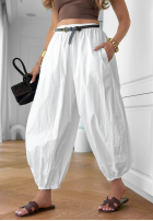 Material Hose joggery z paskiem Stay Awhile Schwarz