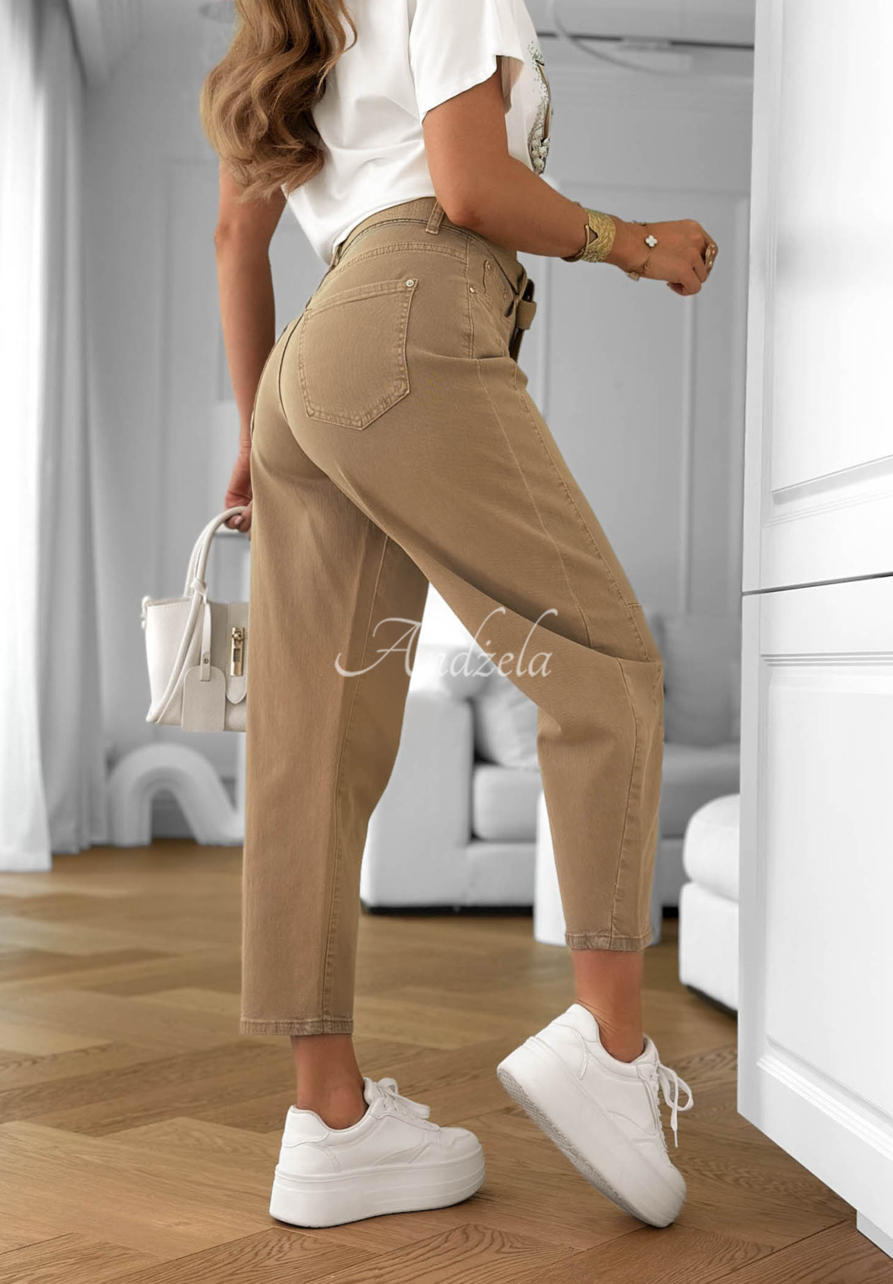 Bananenjeans mit Gürtel Dune Denim Camel