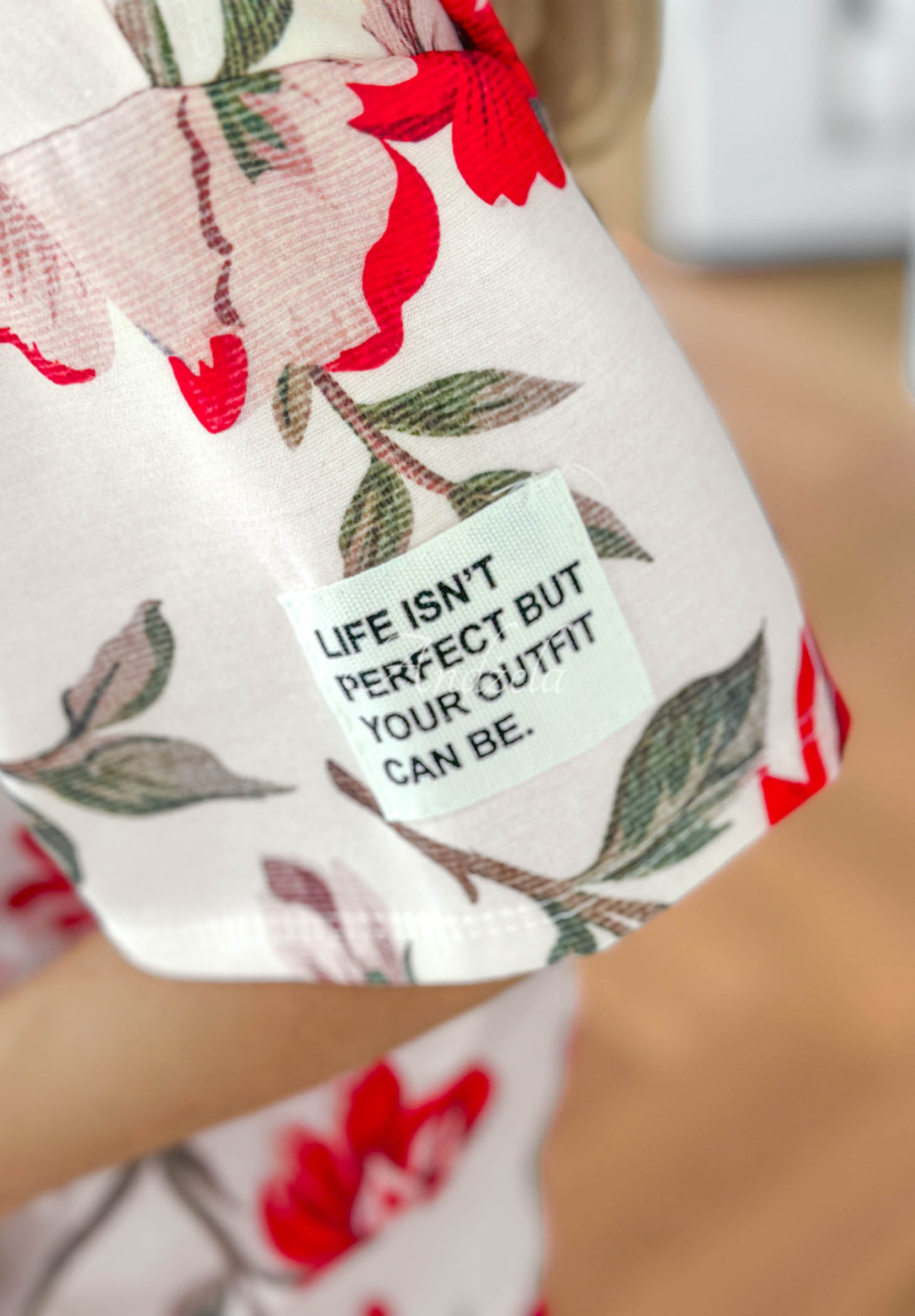 Bluse und Hose aus Viskose mit Blumenmuster Endless Day Rot