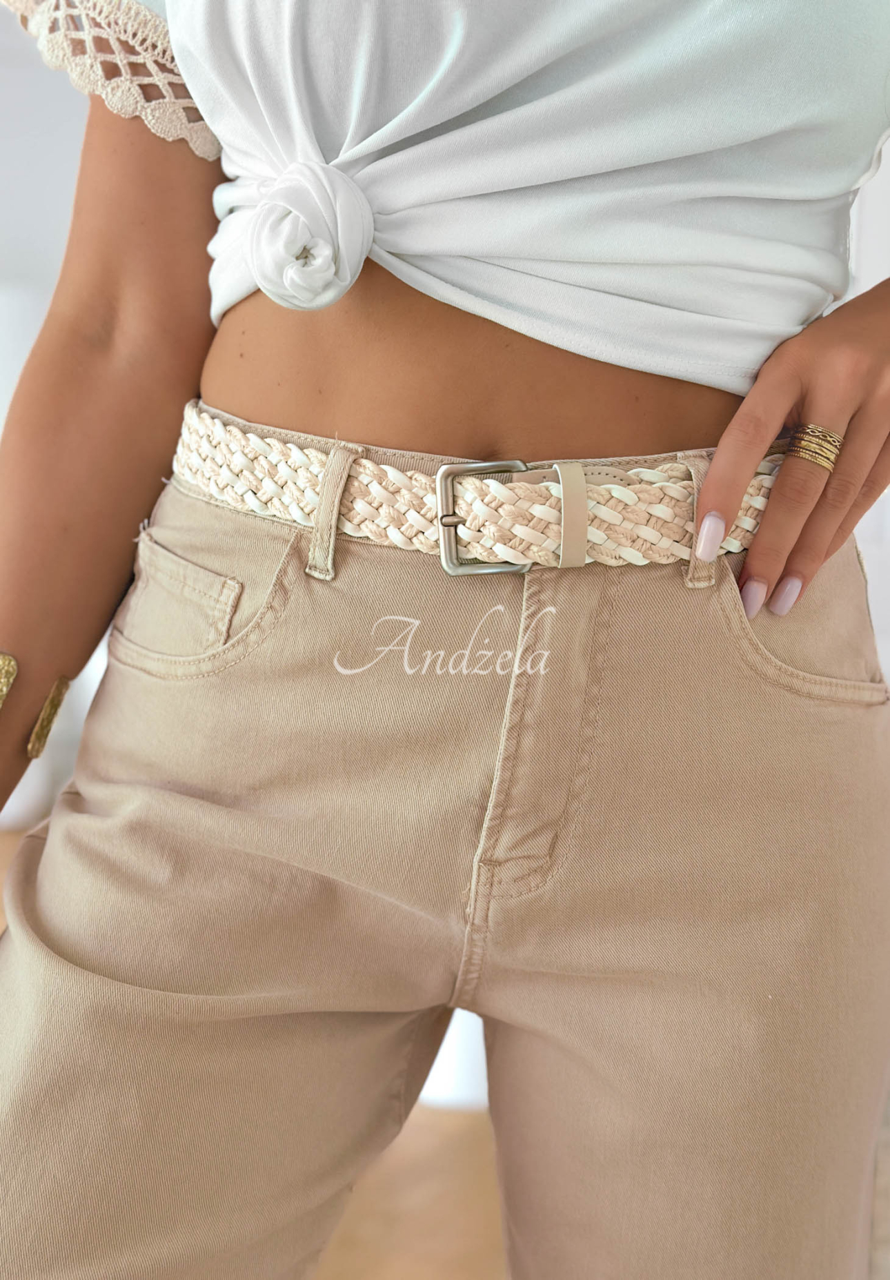 Mom-Fit Jeans mit Gürtel Casual Tide Beige