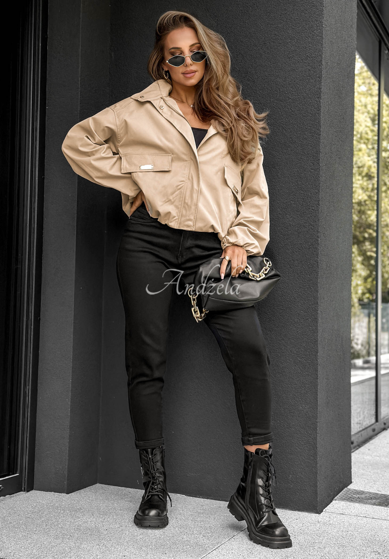 Kurze Bomberjacke mit Kapuze Street Chic Beige