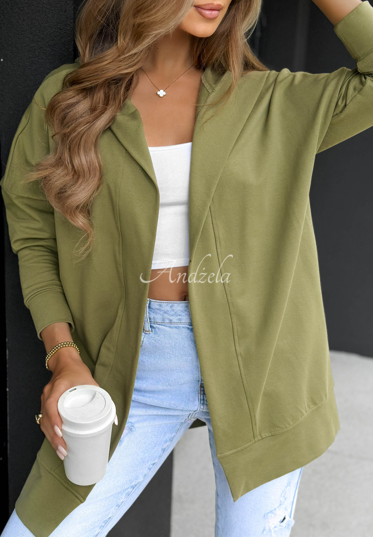 Langes Kapuzensweatshirt aus Baumwolle Cozy Mood Olivgrün