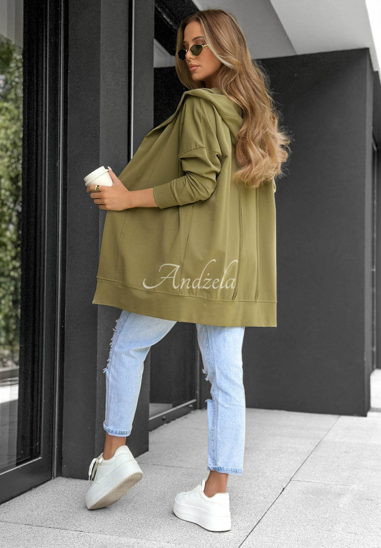 Langes Kapuzensweatshirt aus Baumwolle Cozy Mood Olivgrün
