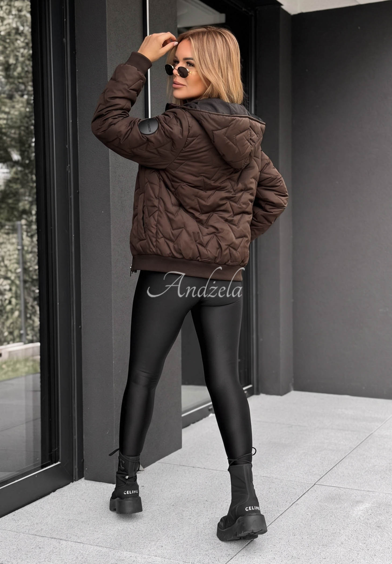 Kurze Steppjacke mit Kapuze Falling Leaves Schokoladenbraun