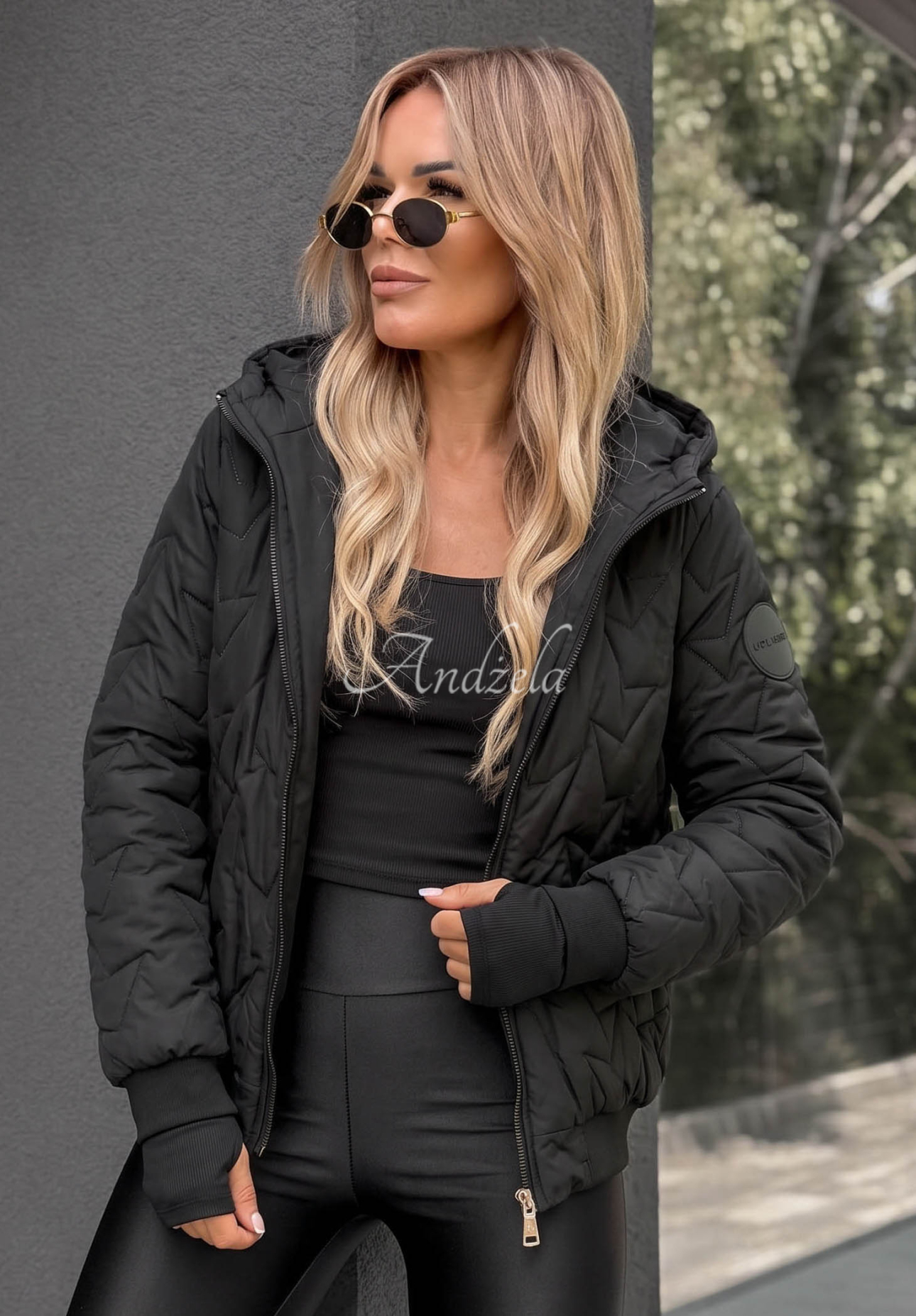 Kurze Steppjacke mit Kapuze Falling Leaves Schwarz