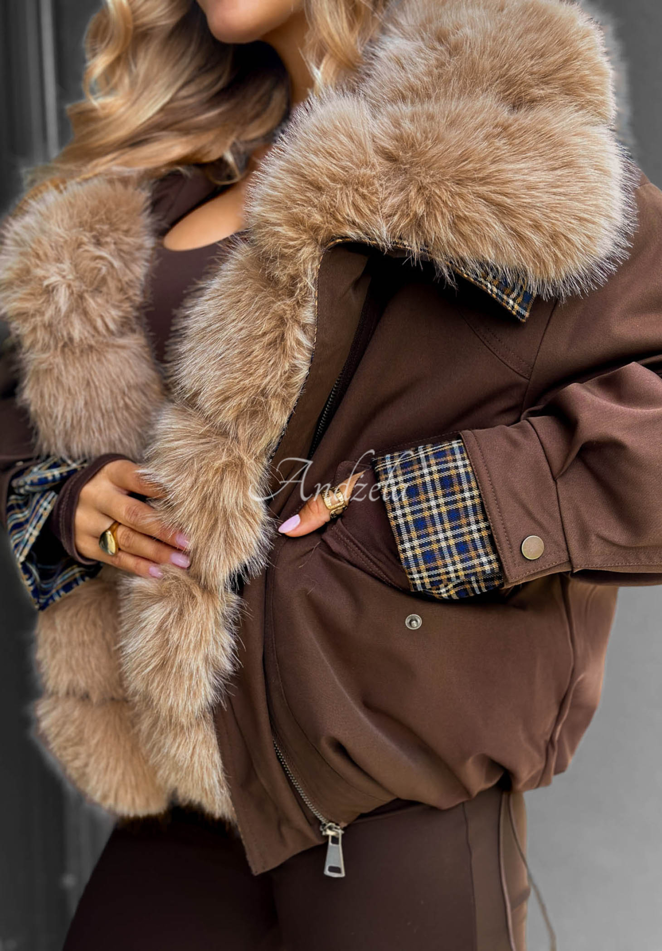 Kurze Jacke mit Kunstfell Amber Charm Schokoladenbraun