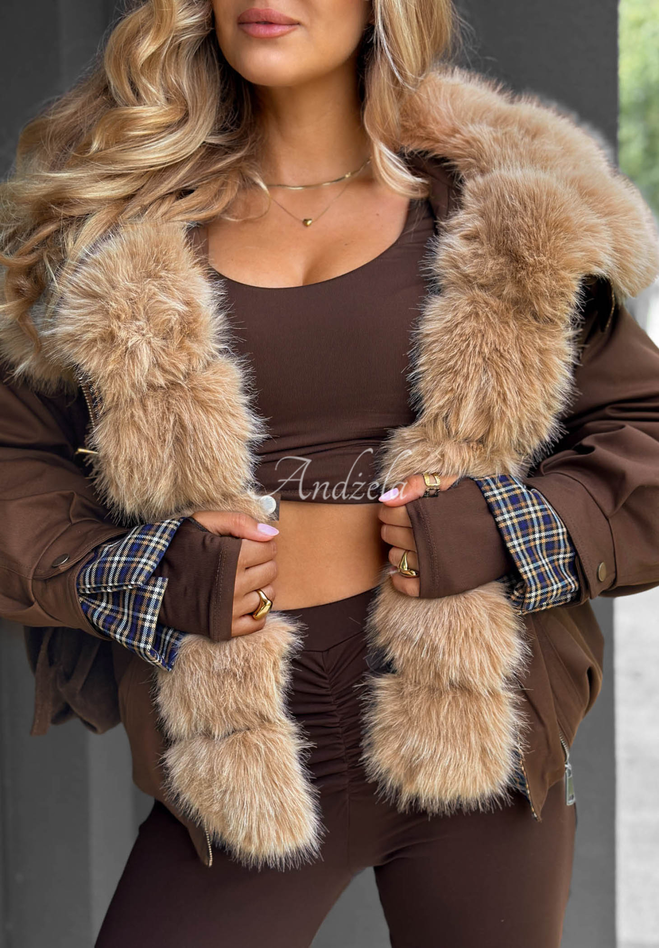 Kurze Jacke mit Kunstfell Amber Charm Schokoladenbraun
