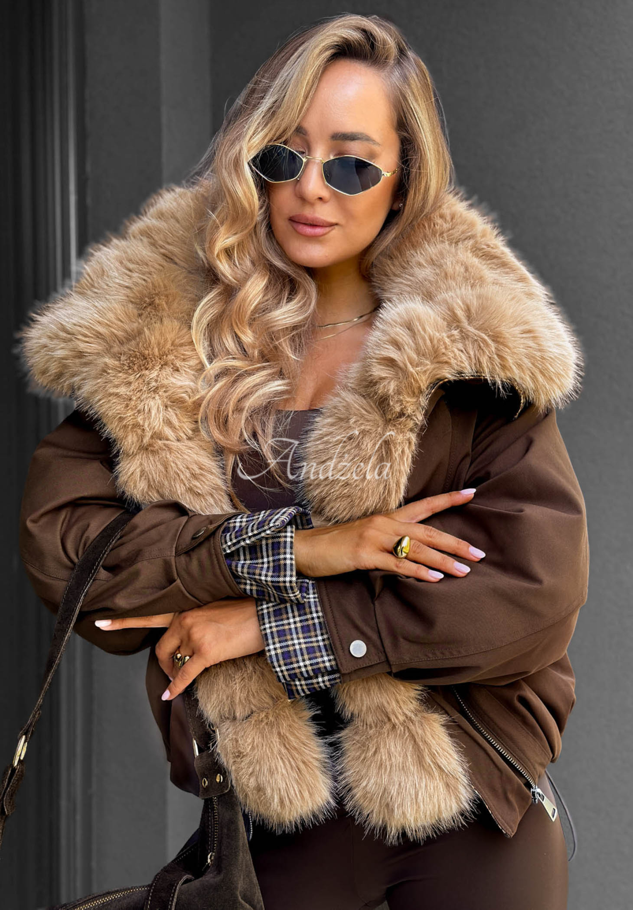 Kurze Jacke mit Kunstfell Amber Charm Schokoladenbraun