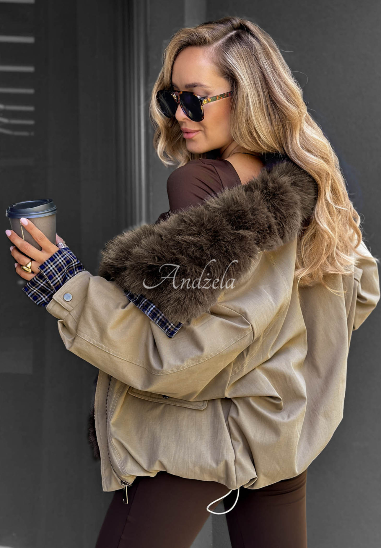 Kurze Jacke mit Kunstfell Amber Charm Beige