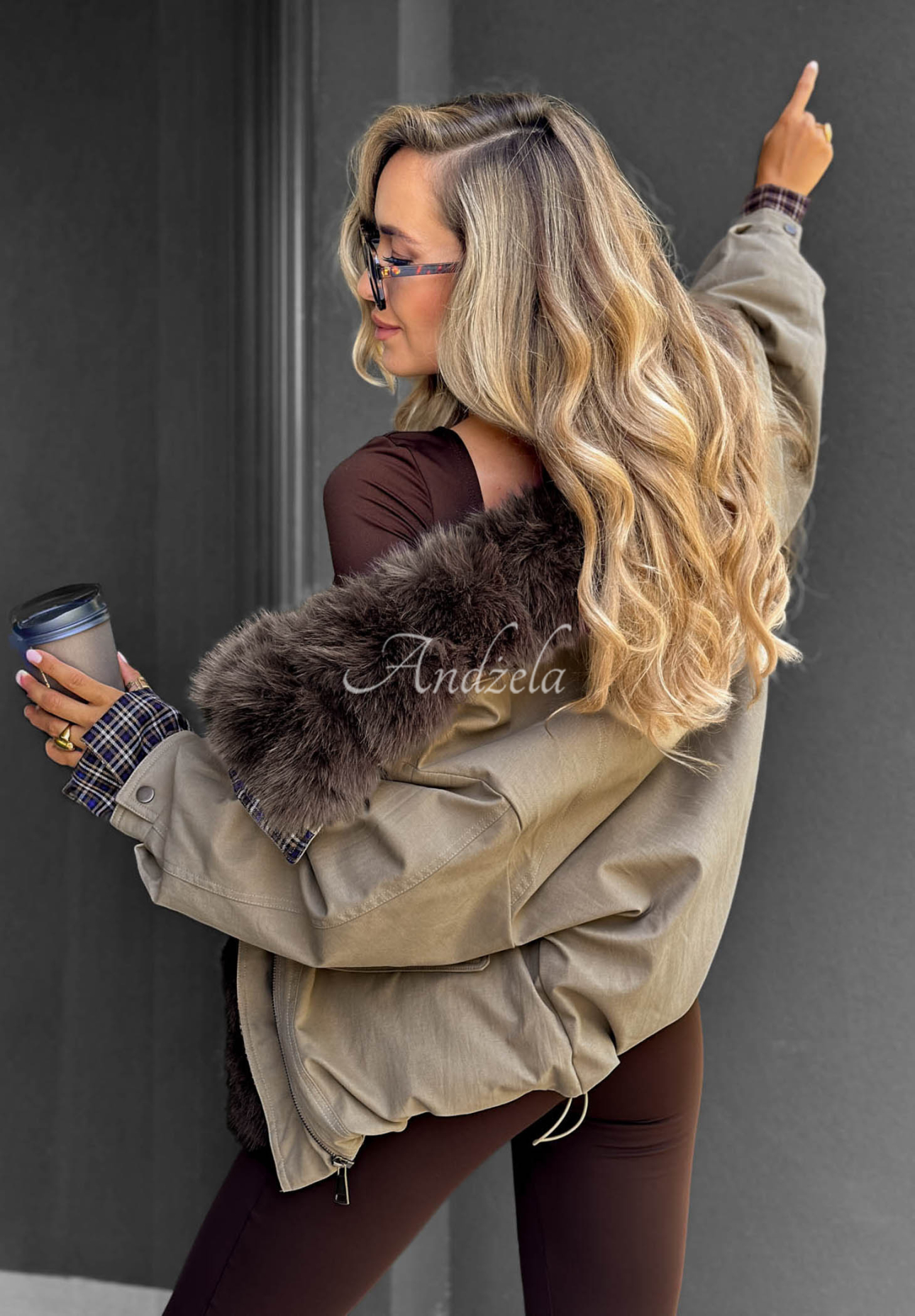 Kurze Jacke mit Kunstfell Amber Charm Beige