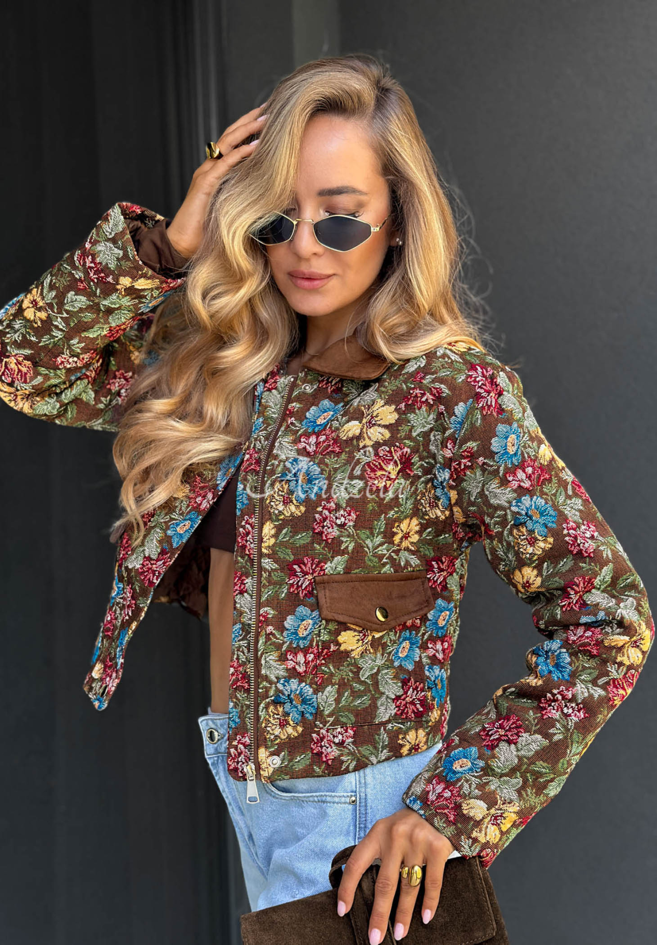 Kurze Baumwolljacke mit Blumenmuster und Kragen Floral Charm Braun