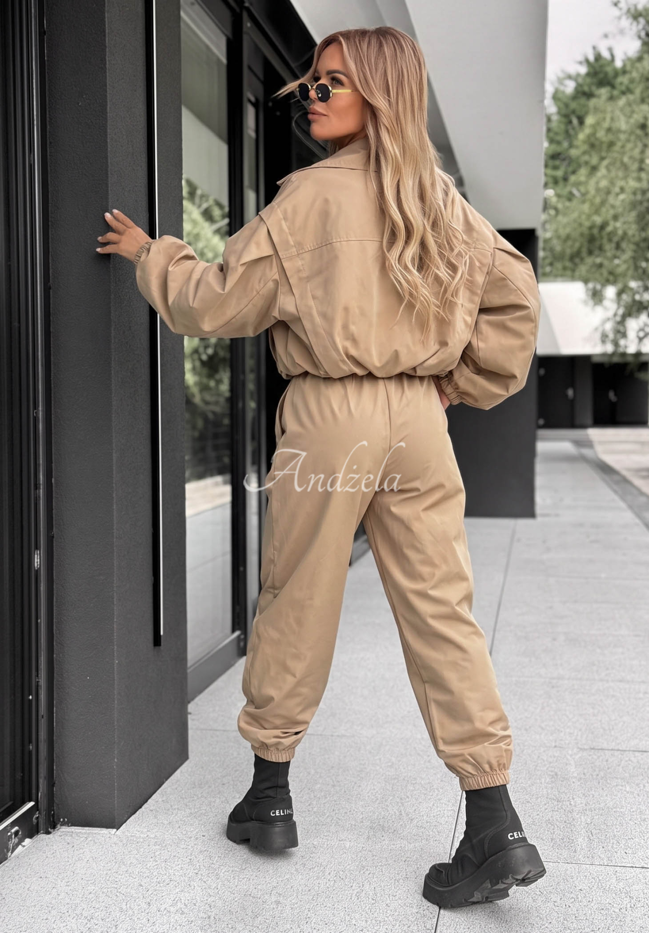 Kurzer, zweireihiger Oversize-Mantel mit Kragen Play Your Cards Beige