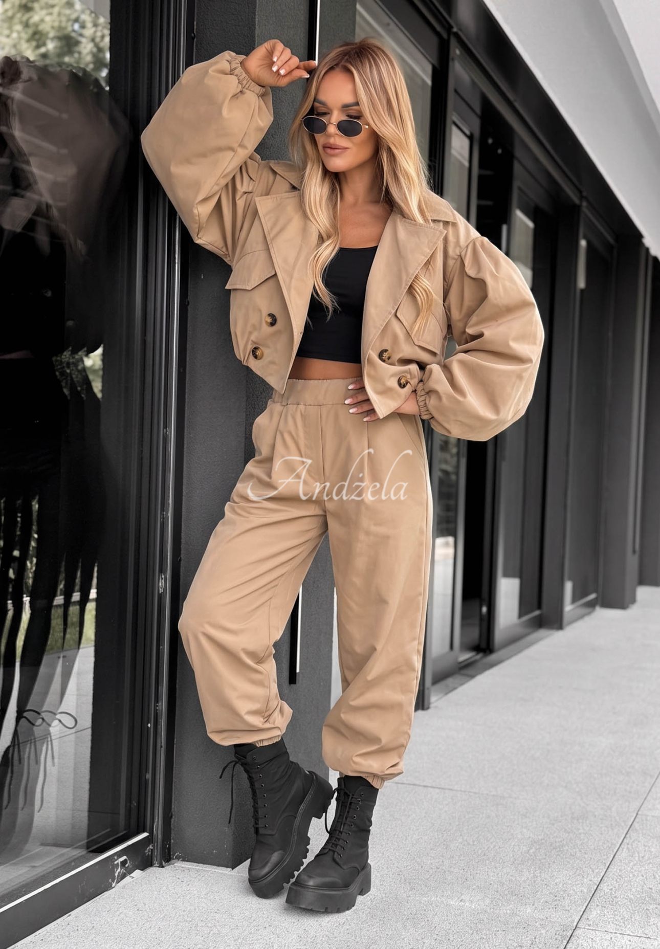 Kurzer, zweireihiger Oversize-Mantel mit Kragen Play Your Cards Beige