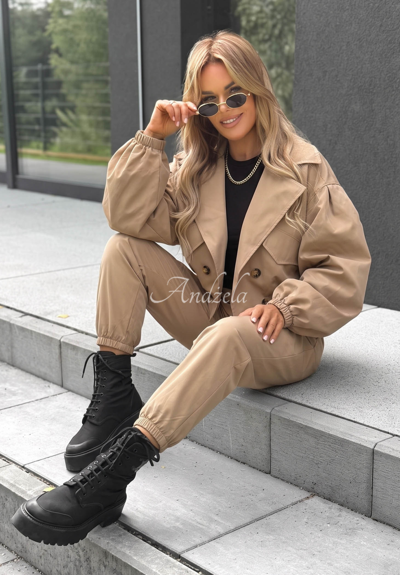 Kurzer, zweireihiger Oversize-Mantel mit Kragen Play Your Cards Beige