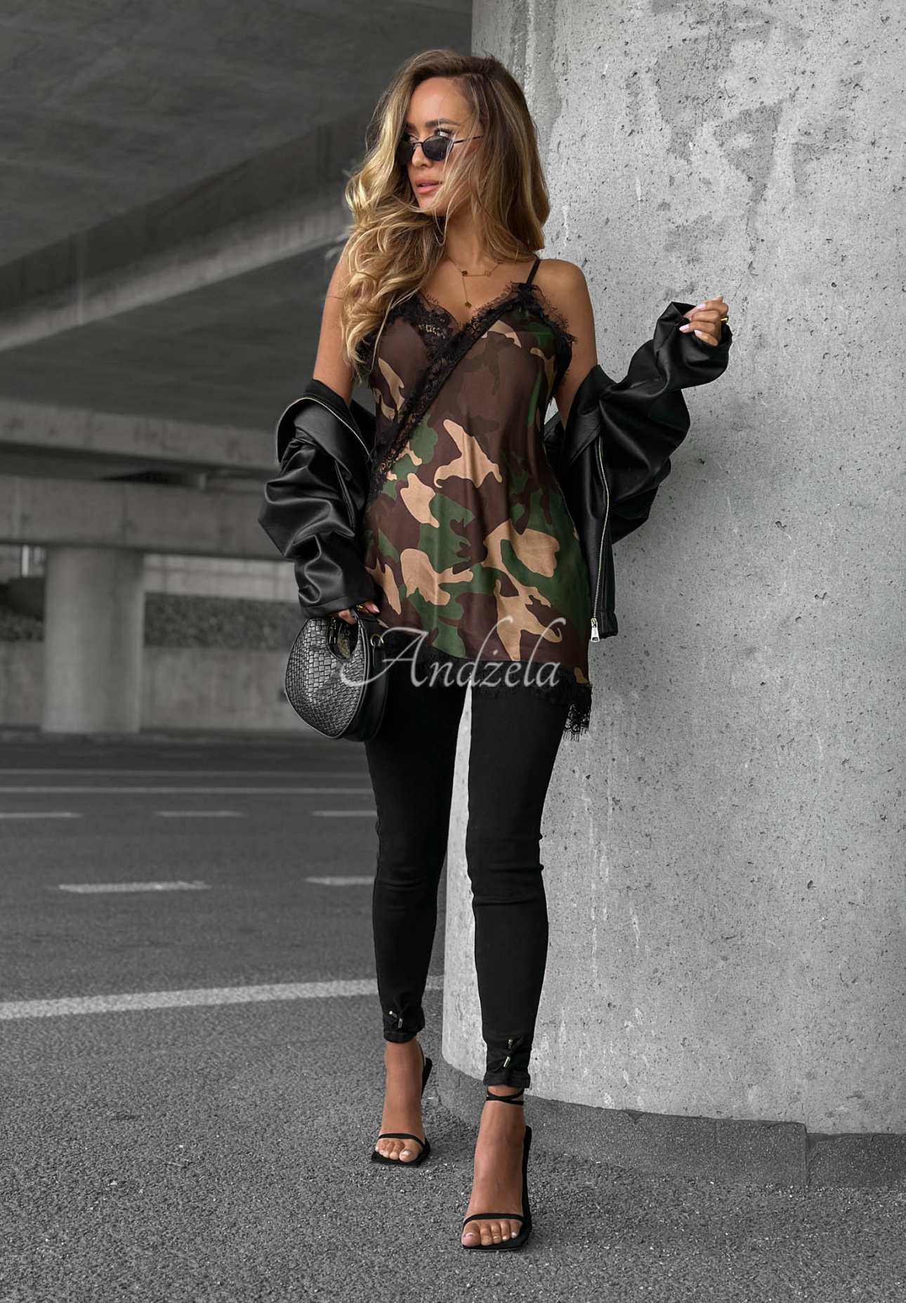 Viskose Top mit Camouflage und Spitze Fancy Cover Khaki
