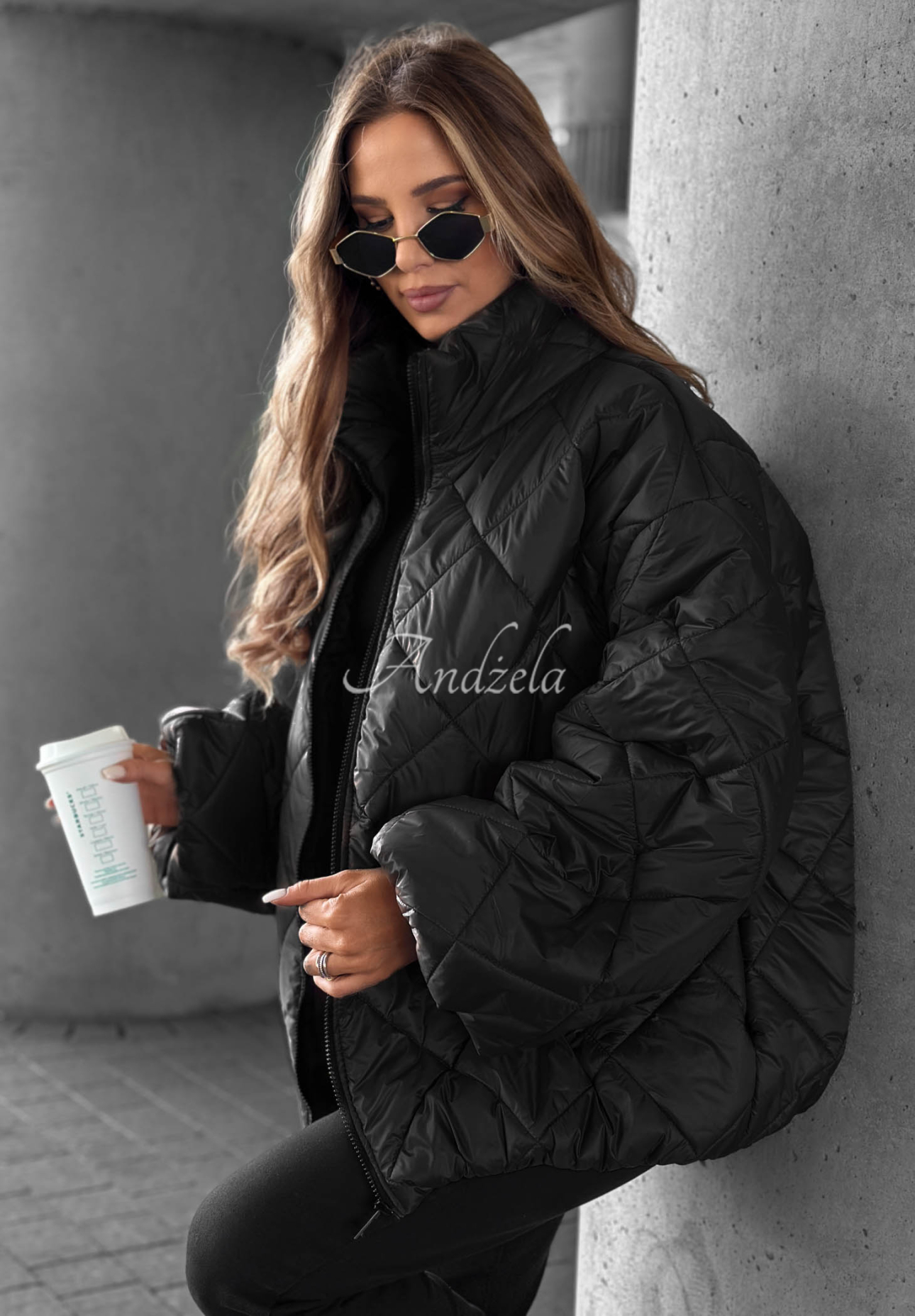 Kurze, übergroße Steppjacke Fall Favorites Schwarz