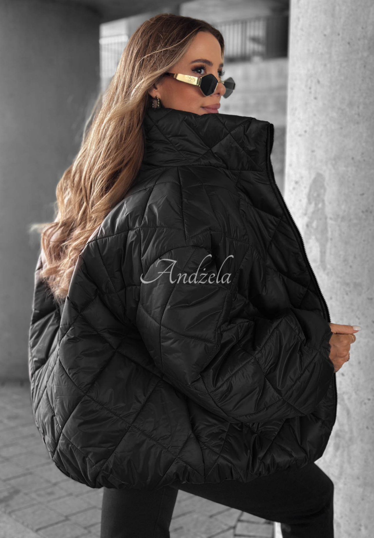 Kurze, übergroße Steppjacke Fall Favorites Schwarz