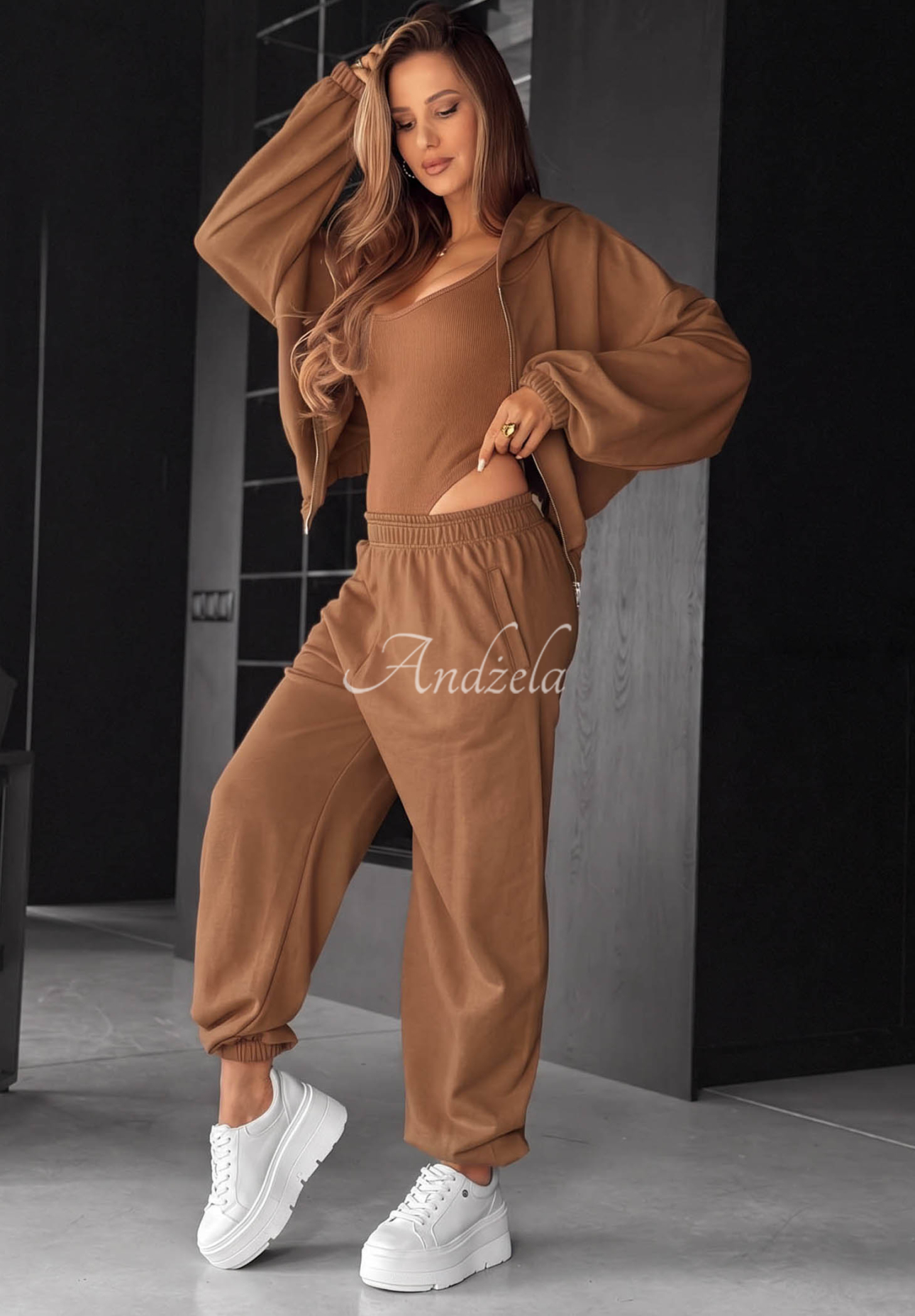 Baumwoll-Set Sweatshirt, Hose und Body 3in1 All For Love Schokoladenbraun
