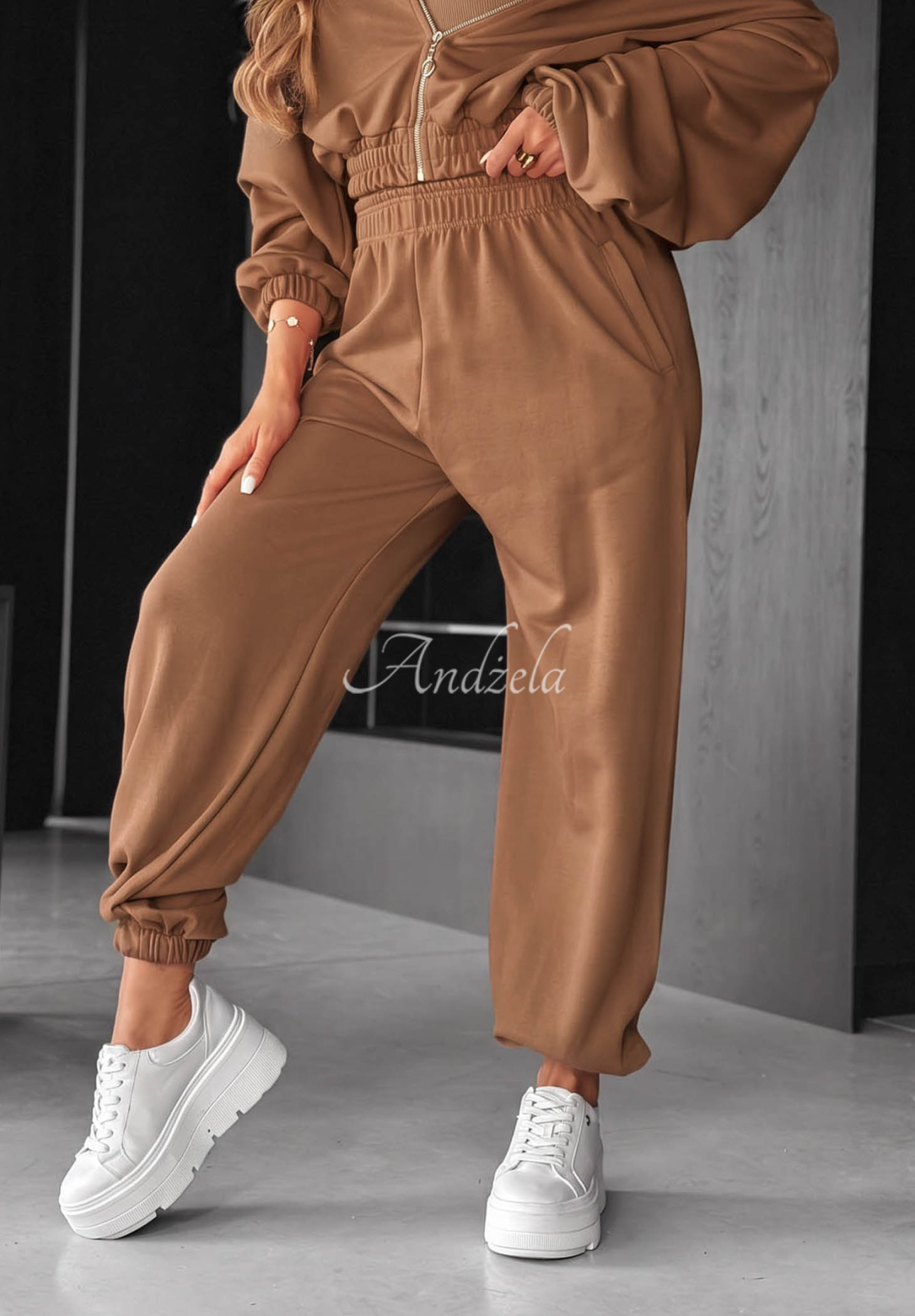Baumwoll-Set Sweatshirt, Hose und Body 3in1 All For Love Schokoladenbraun