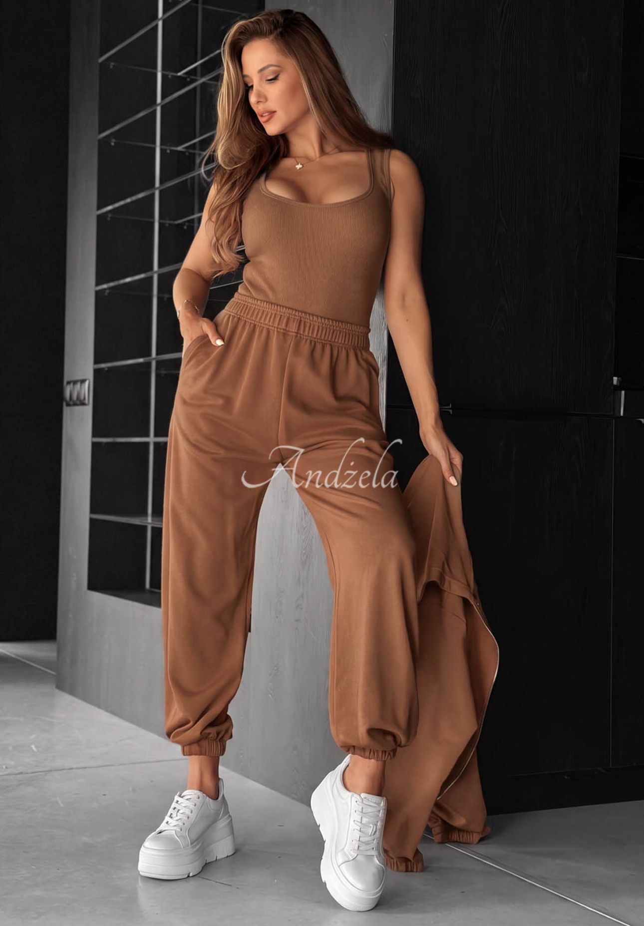 Baumwoll-Set Sweatshirt, Hose und Body 3in1 All For Love Schokoladenbraun
