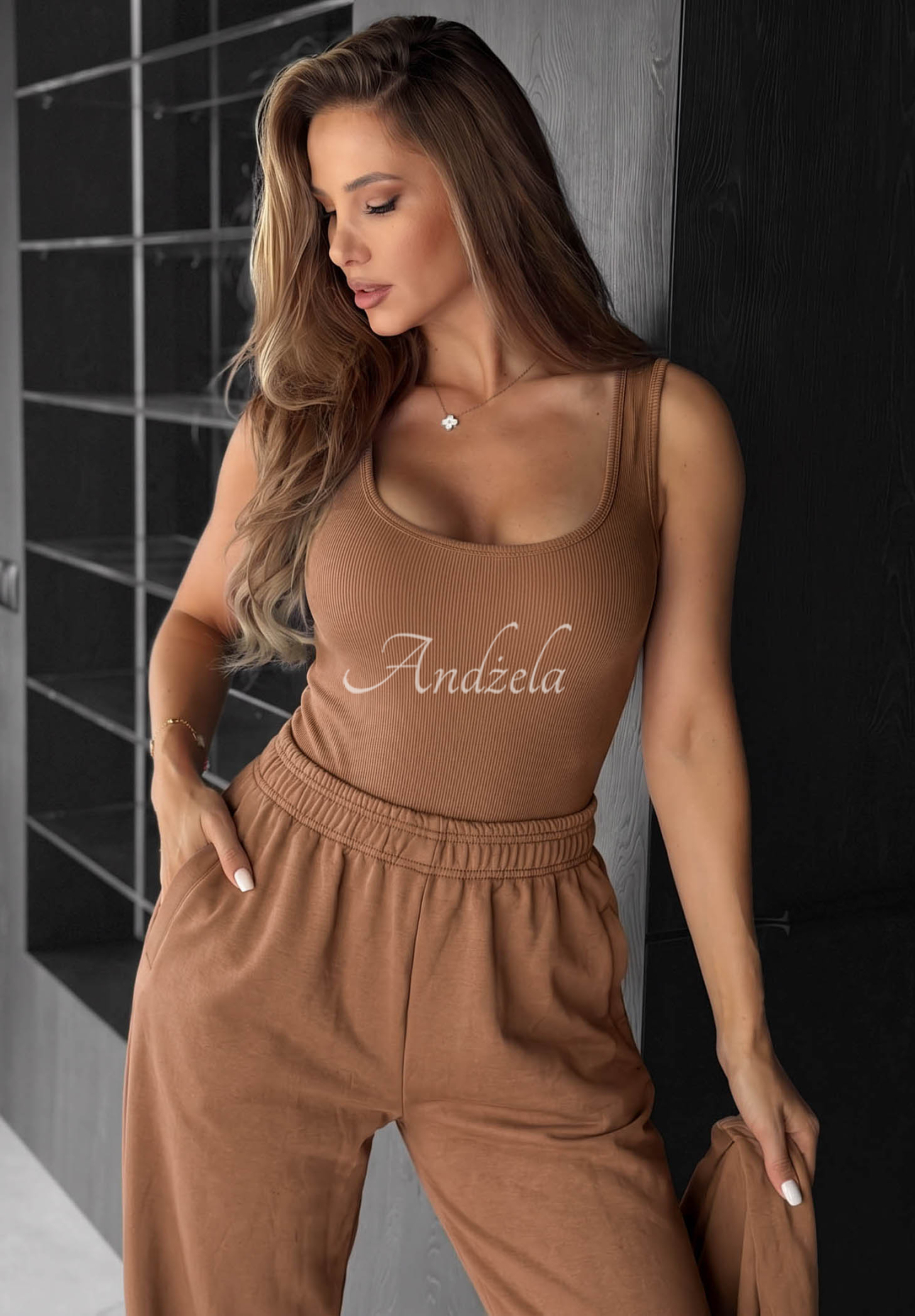 Baumwoll-Set Sweatshirt, Hose und Body 3in1 All For Love Schokoladenbraun