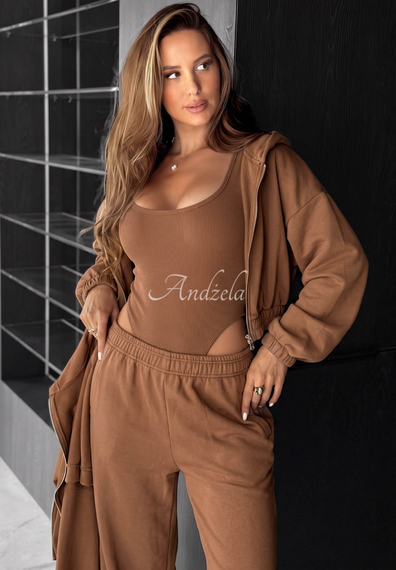 Baumwoll-Set Sweatshirt, Hose und Body 3in1 All For Love Schokoladenbraun