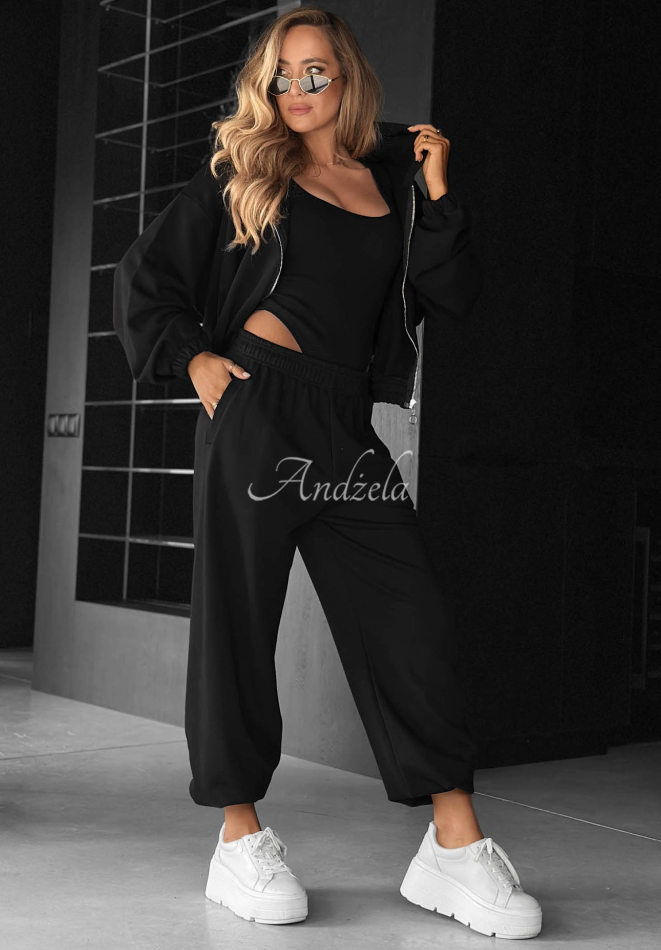 Baumwoll-Set Sweatshirt, Hose und Body 3in1 All For Love Schwarz