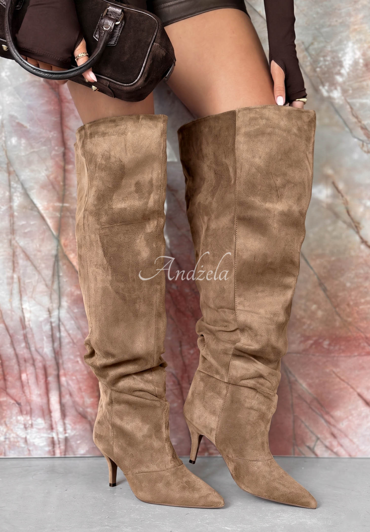 Lange Stiefel aus Wildlederimitat mit Stilettoabsatz Signature Walk Beige