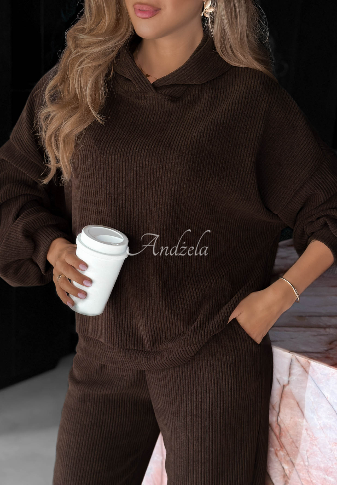 Cord-Set Sweatshirt mit Kapuze und Hose aus Baumwolle Quiet Confidence Schokoladenbraun