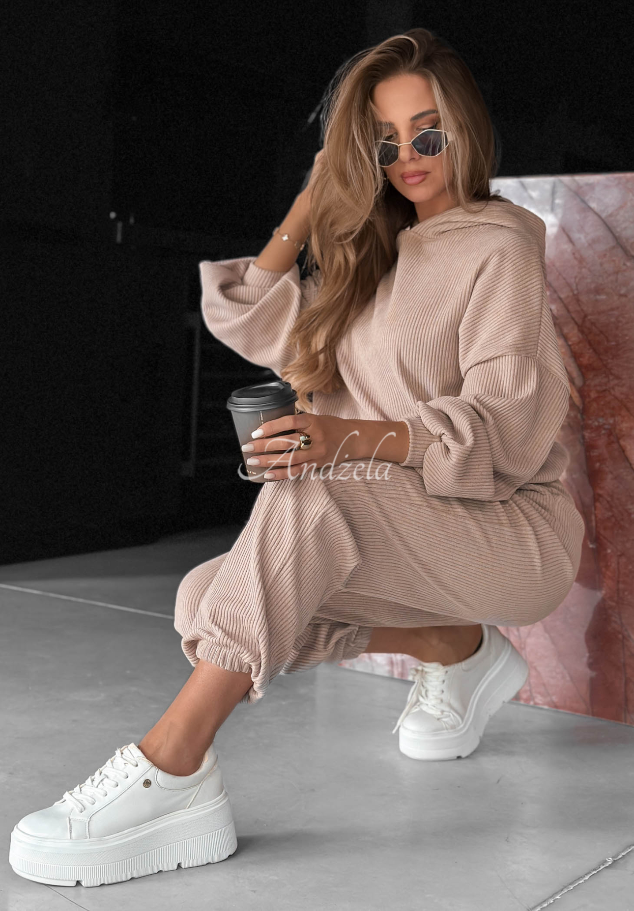 Cord-Set Sweatshirt mit Kapuze und Hose aus Baumwolle Quiet Confidence Beige