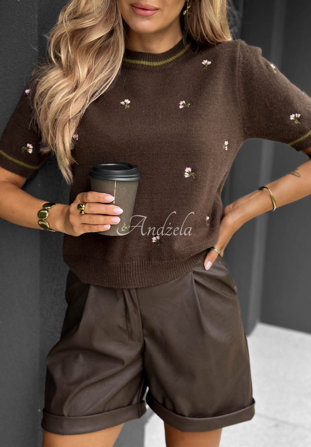 Weicher Viskosepullover mit gestickten Blumen Fall For Flora Schokoladenbraun